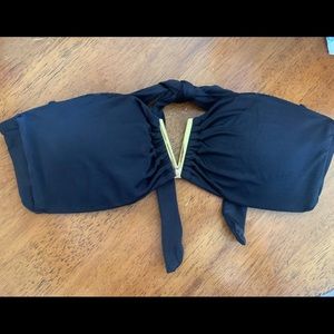 Strapless V bikini top